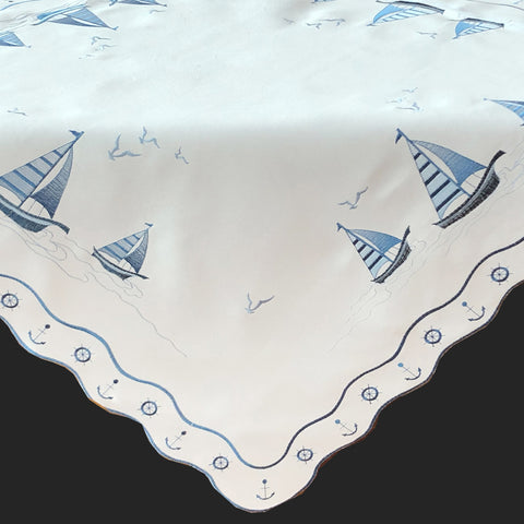 Bestickte Decke "Schiffchen"